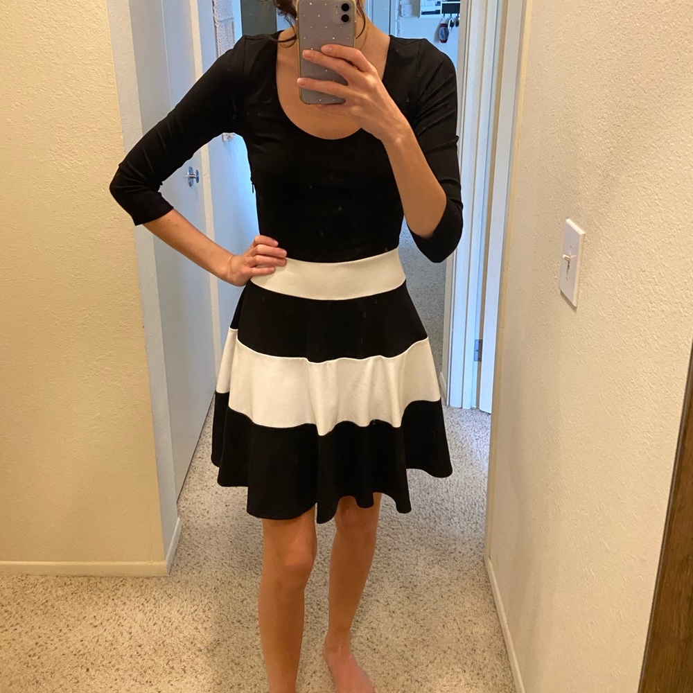 Bebe Black / White Dress